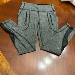 Lulumelon legging size 4